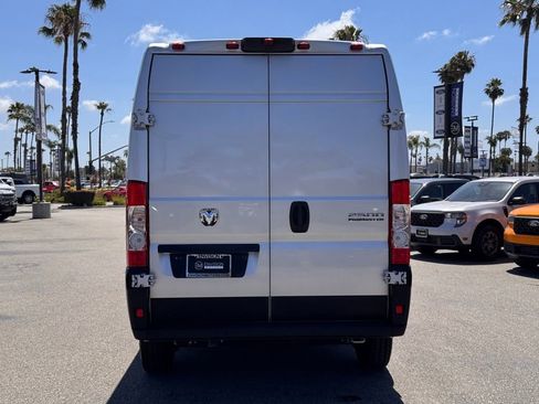 Used 2025 RAM ProMaster 2500 w/ Quick Order Package 22G SLT FWD image 8