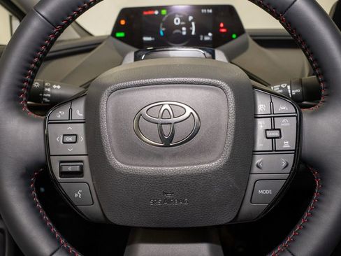 Certified 2025 Toyota Prius XSE image 18