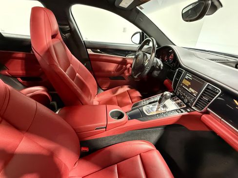 Used 2016 Porsche Panamera 4 image 46