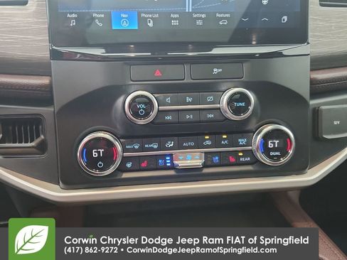 Used 2022 Ford Expedition Max Limited image 19