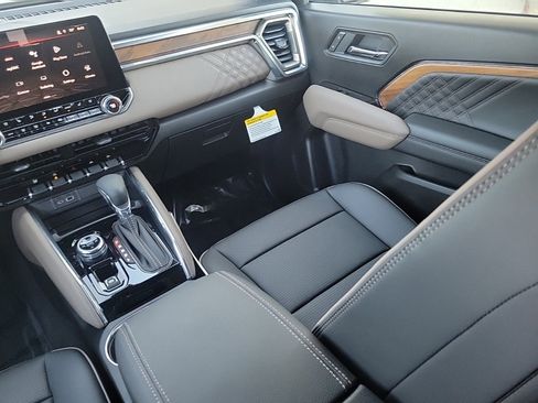 New 2026 GMC Canyon Denali image 13