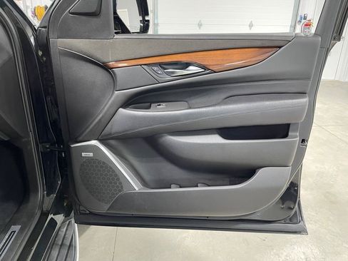Used 2016 Cadillac Escalade ESV Luxury AWD/4WD image 26