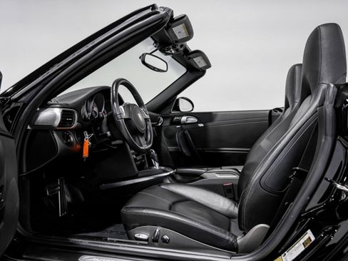 Used 2011 Porsche 911 Carrera 4S image 18