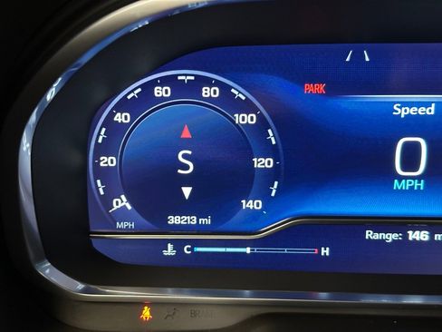 Used 2023 Chevrolet Suburban RST w/ Sport Performance Package image 11