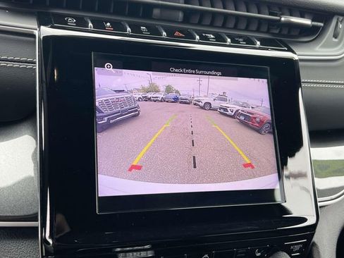 Used 2023 Jeep Grand Cherokee Altitude AWD/4WD image 29