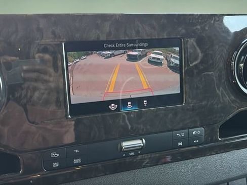 Used 2021 Mercedes-Benz Sprinter 2500 image 27