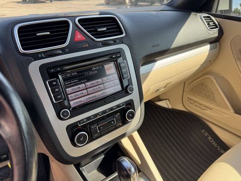 Used 2012 Volkswagen Eos Komfort FWD image 9