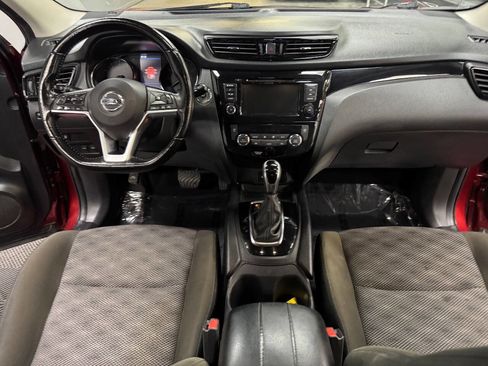 Used 2021 Nissan Rogue Sport SV image 37