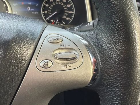 Used 2018 Nissan Murano SV image 11