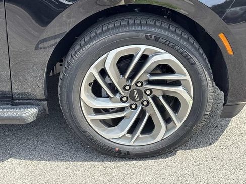 New 2026 Lincoln Navigator Premiere AWD/4WD image 9