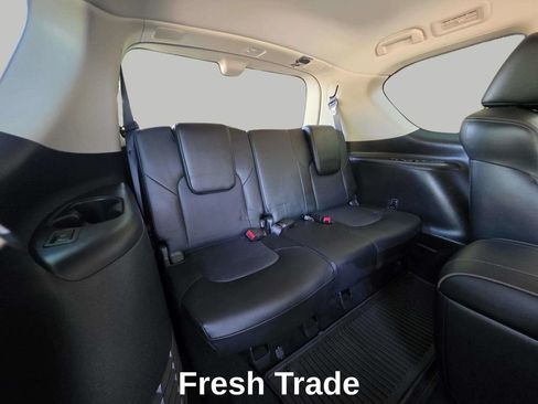 Used 2022 Nissan Armada Platinum w/ Captain's Chairs Package AWD/4WD image 9