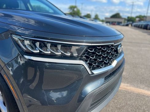 Used 2021 Kia Sorento LX FWD image 33