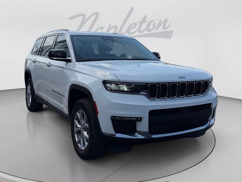 Used 2022 Jeep Grand Cherokee L Limited AWD/4WD image 8