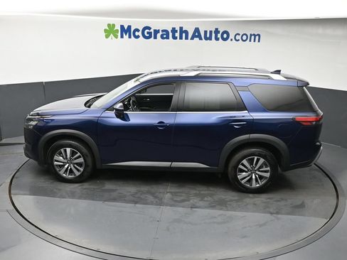 Used 2025 Nissan Pathfinder SL AWD/4WD image 24