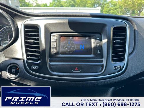 Used 2015 Chrysler 200 Limited image 22