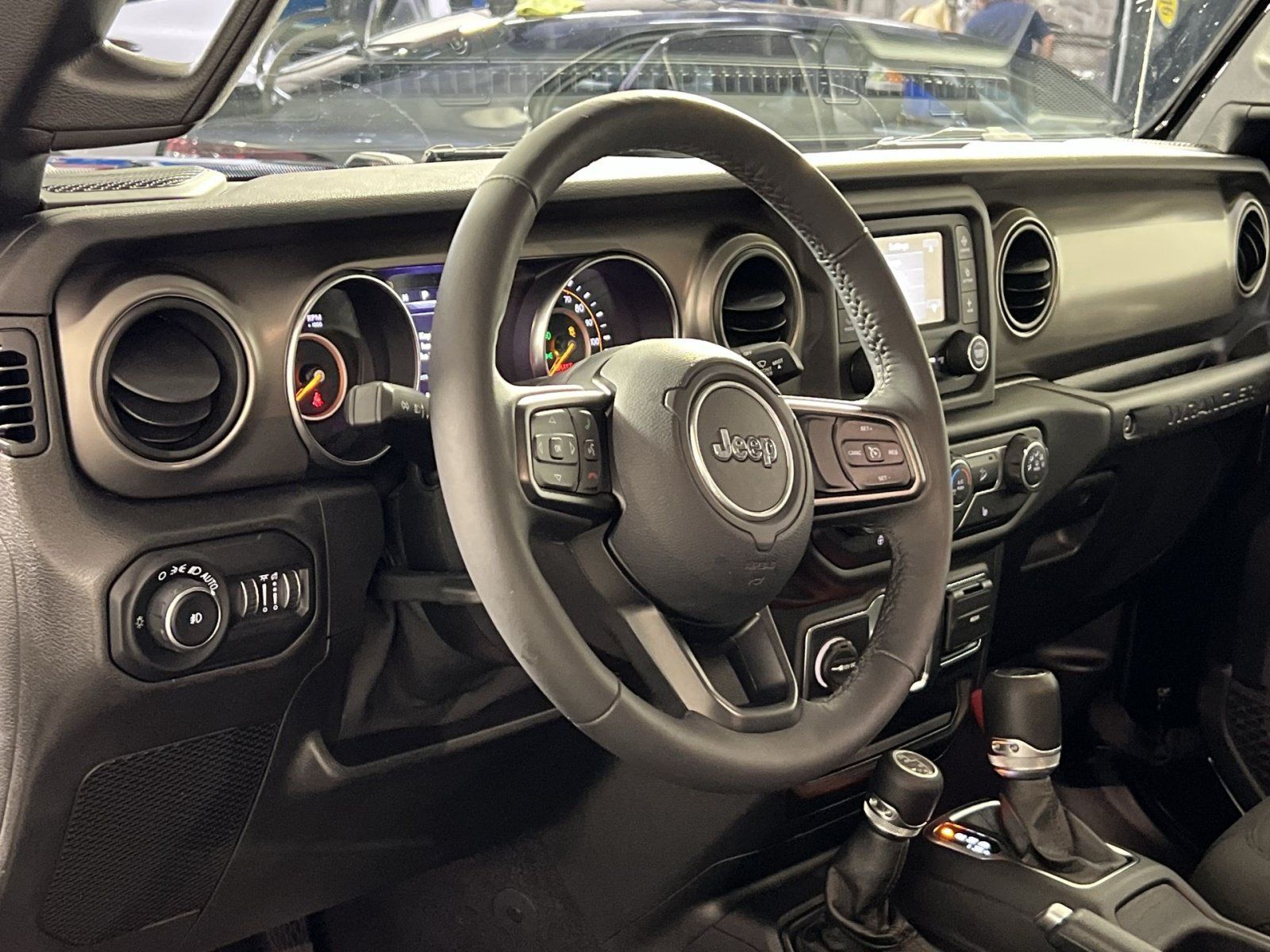 Used 2019 Jeep Wrangler Sport AWD/4WD image 16