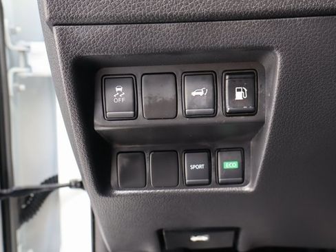 Used 2018 Nissan Rogue SV image 36