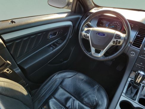 Used 2018 Ford Taurus SEL w/ Equipment Group 201A FWD image 16