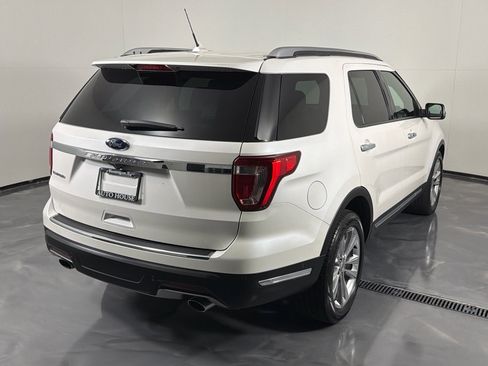 Used 2018 Ford Explorer Limited w/ Equipment Group 301A FWD image 5