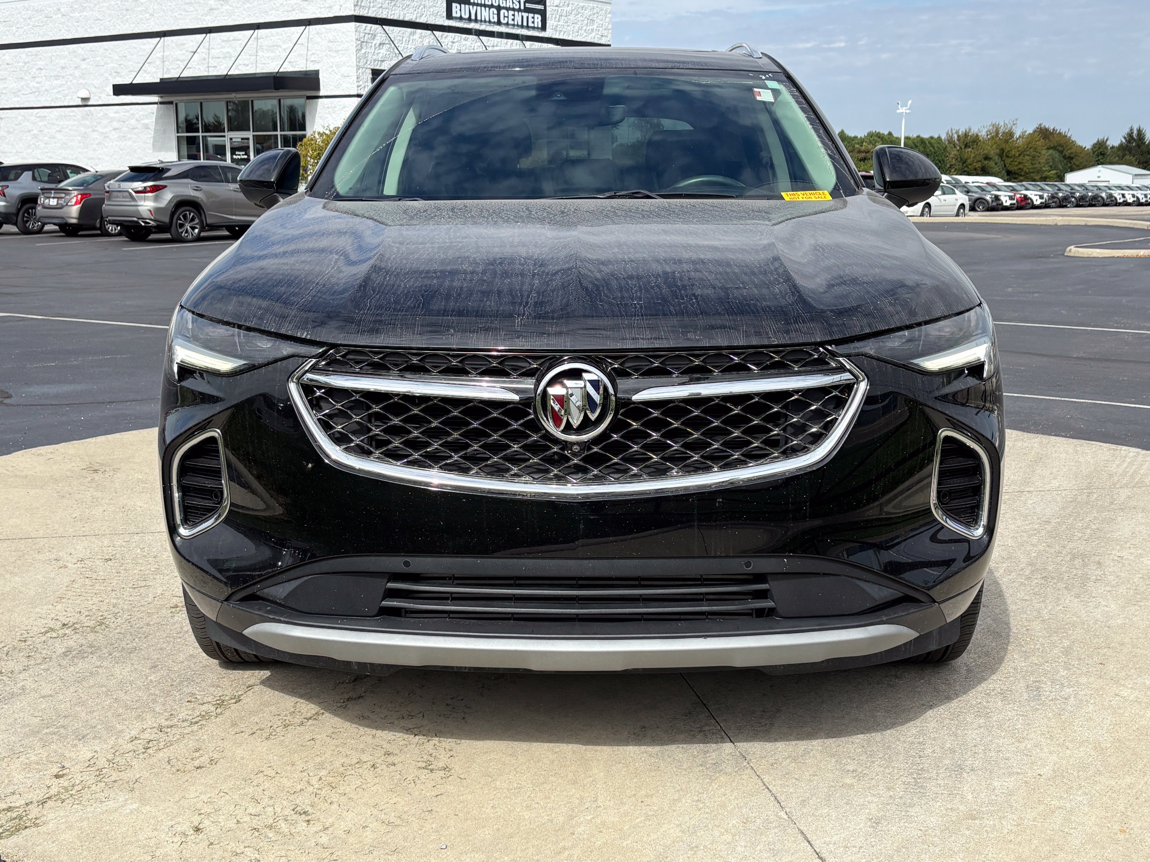 Used 2023 Buick Envision Avenir FWD image 2