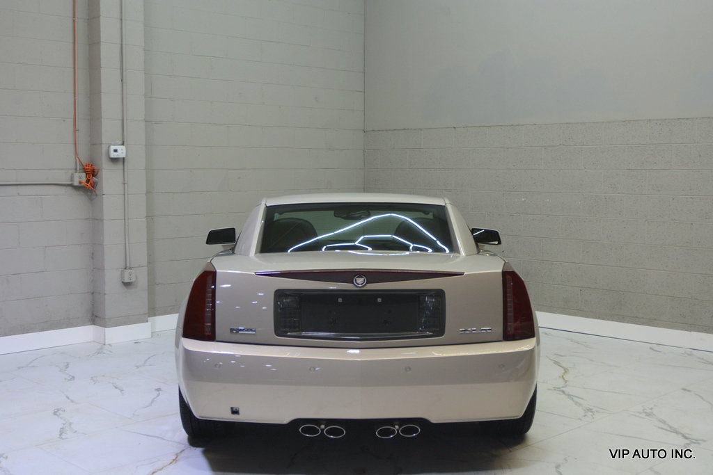 Used 2006 Cadillac XLR RWD image 24