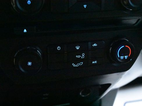 Used 2016 Ford F150 XLT image 12