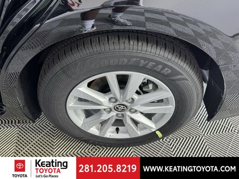 Used 2026 Toyota Camry LE w/ Convenience Package FWD image 15