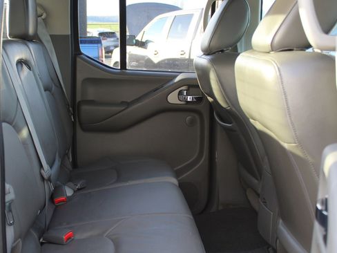 Used 2012 Nissan Frontier PRO-4X image 18
