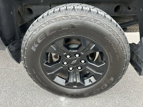 Used 2017 Chevrolet Silverado 1500 LTZ Z71 w/ Midnight Edition image 10