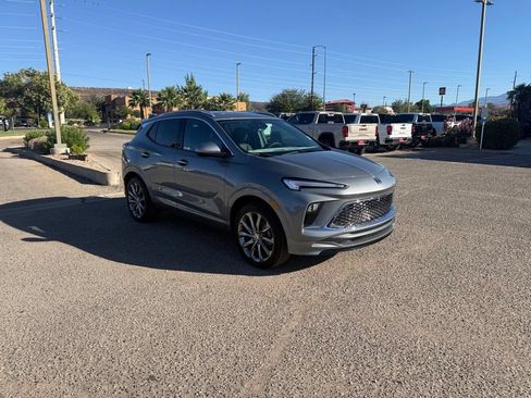 Used 2026 Buick Encore GX Avenir w/ Avenir Technology Package AWD/4WD image 3
