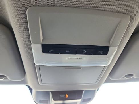 Used 2024 Nissan Rogue S image 43