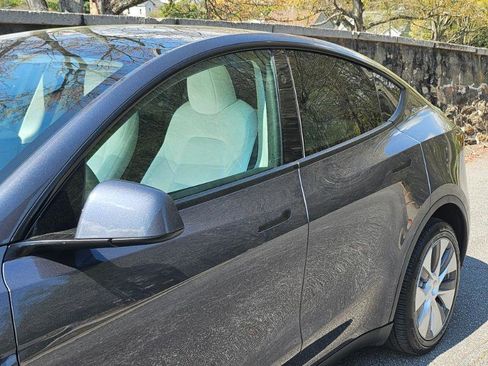 Used 2023 Tesla Model Y Long Range image 22