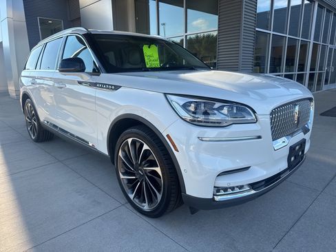 Used 2020 Lincoln Aviator Reserve w/ Equipment Group 202A image 9