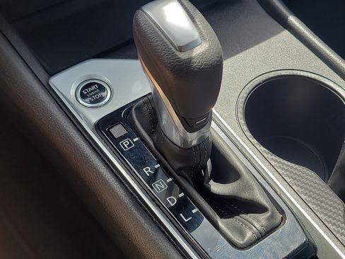 Used 2025 Nissan Altima 2.5 SV FWD image 41