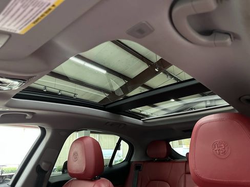 Used 2021 Alfa Romeo Stelvio Ti w/ Active Assist 2 Package TI image 31