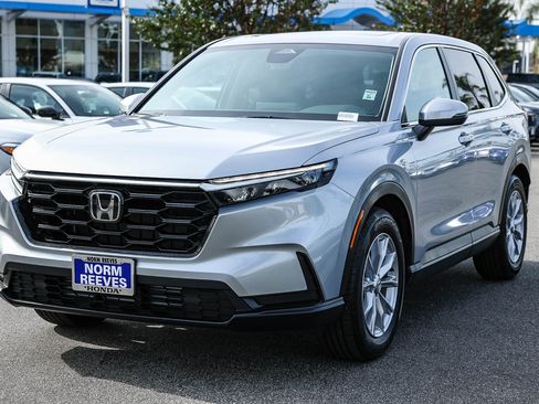 Used 2025 Honda CR-V EX image 3
