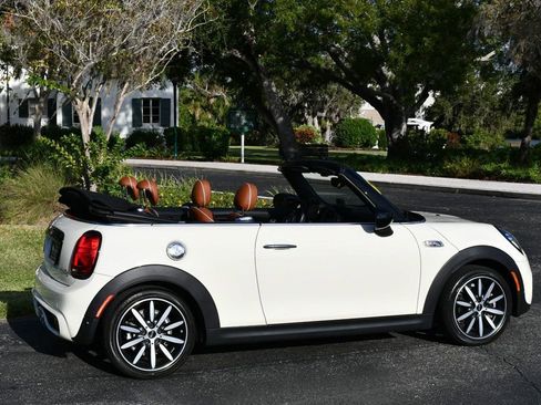 Used 2021 MINI Cooper S image 38