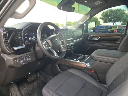Used 2025 Chevrolet Silverado 2500 LT w/ Trail Boss Package AWD/4WD image 11