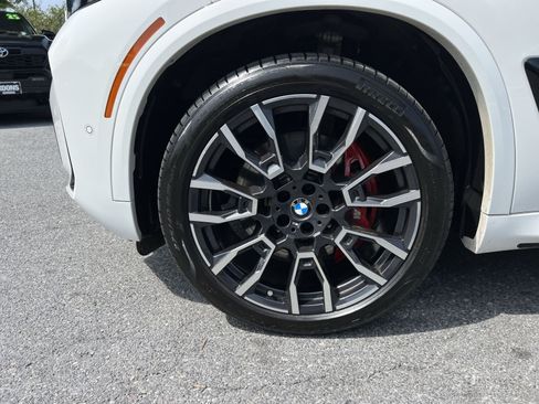 Used 2024 BMW X5 xDrive40i w/ M Sport Package AWD/4WD image 12