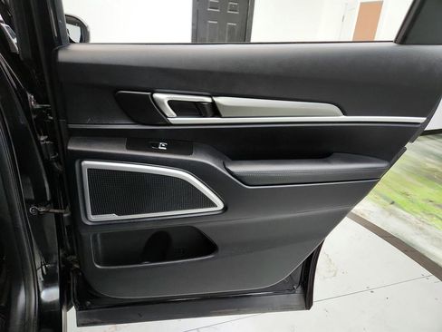 Used 2022 Kia Telluride LX FWD image 29