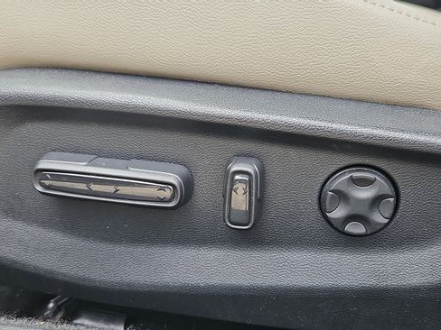 Used 2018 Honda Accord Touring image 29
