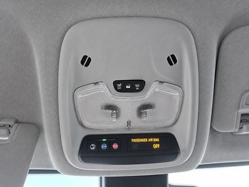 Used 2023 Chevrolet Bolt EUV LT FWD image 28