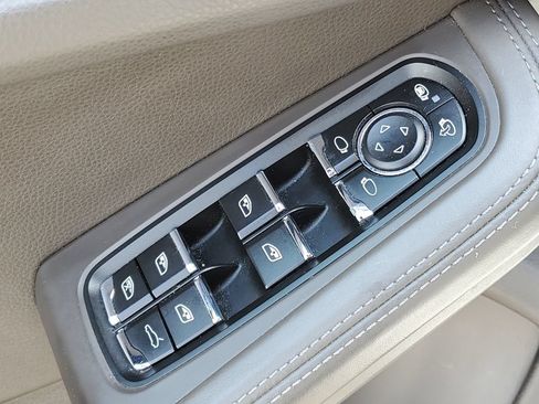 Used 2016 Porsche Macan Turbo AWD/4WD image 26