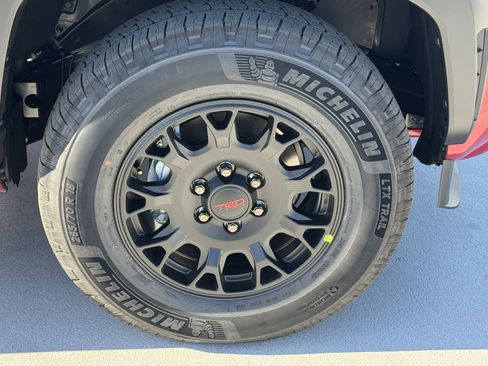 New 2025 Toyota 4Runner TRD Off-Road Premium image 15