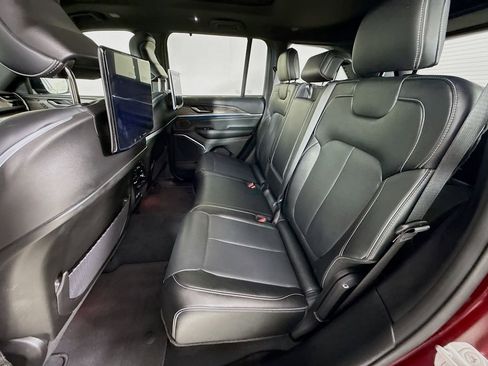 Used 2023 Jeep Grand Cherokee Overland w/ Luxury Tech Group IV image 28