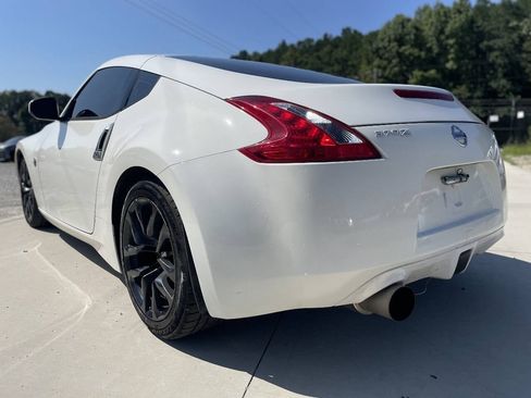 Used 2013 Nissan 370Z Coupe RWD image 7