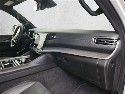 Used 2024 Jeep Wagoneer Series II w/ Flexible Seating Group RWD image 19