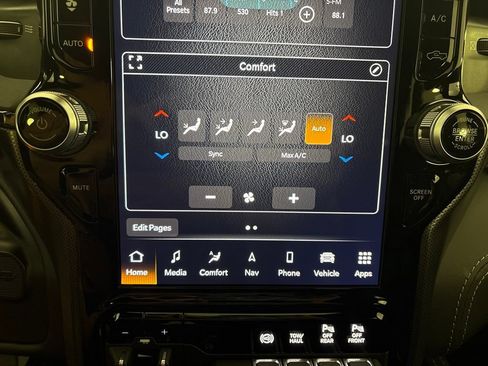 Used 2024 RAM 2500 Limited AWD/4WD image 33