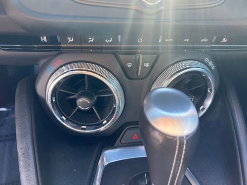 Used 2021 Chevrolet Camaro LT image 22