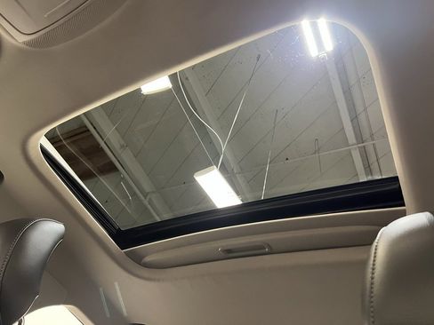 Used 2014 Ford Fusion SE w/ Equipment Group 202A image 9